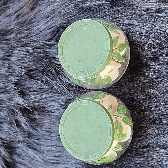 HONG KONG GLASS FLOWERS 💐  CANDLE SET. OF 2 HOLDERS - Picture 4 of 6